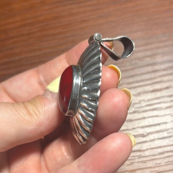 Vintage Silver and Red Stone Pendant Stamped 925 Mexico - Picture 4 of 7